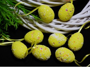 Великодній декор "Яйце на стрічці" (пінопласт), 4х3 см, ЖОВТИЙ